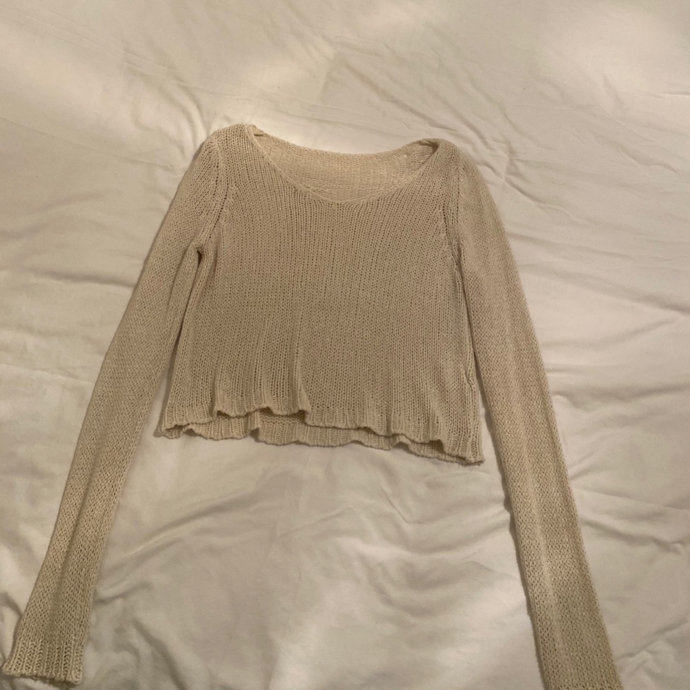 Brandy Melville cropped cream knit sweater